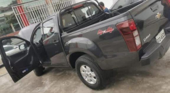 Le amarraron y lo dejaron entre la maleza luego de robarle la camioneta