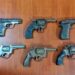 Para no ser detenido abandonó mochila con 6 armas de fuego