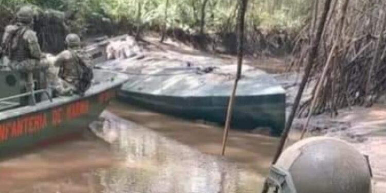 Descubren semisumergible de narcotraficantes en Archipiélago de San Lorenzo