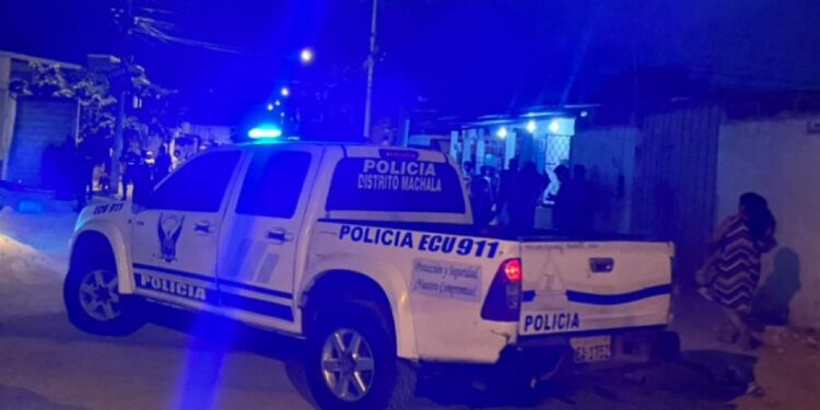 Lanzaron un posible artefacto explosivo a una terraza