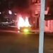 Antisociales incendiaron un carro cerca de la Bahía