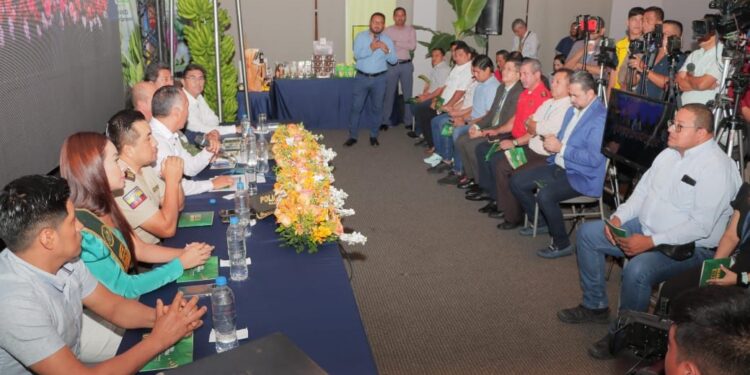 Prefecto presentó agenda de Feria Mundial del Banano