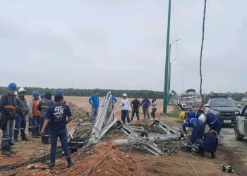 Accidente de tránsito dejó sin energía eléctrica a El Guabo