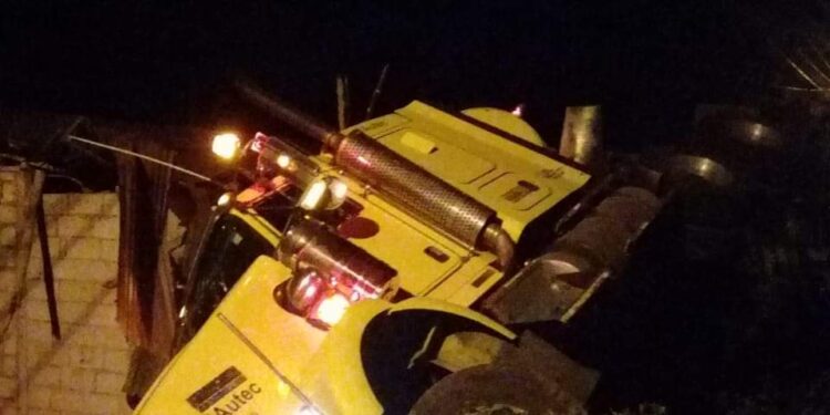 Asesinan a conductor de camión tanquero en la ruta Esmeraldas-Quinindé
