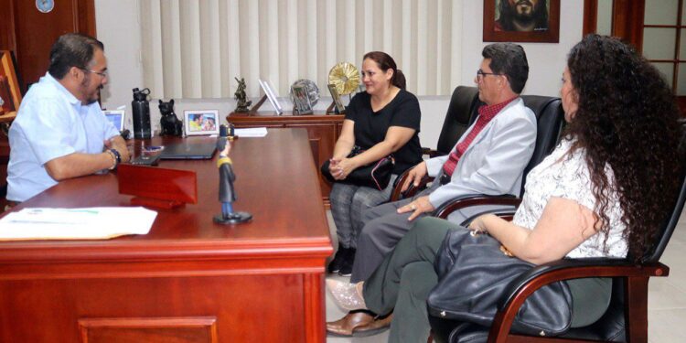 UTMACH y CCE El Oro establecerán alianza estratégica