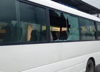 Al menos ocho delincuentes secuestraron a tres menores de edad y un adulto