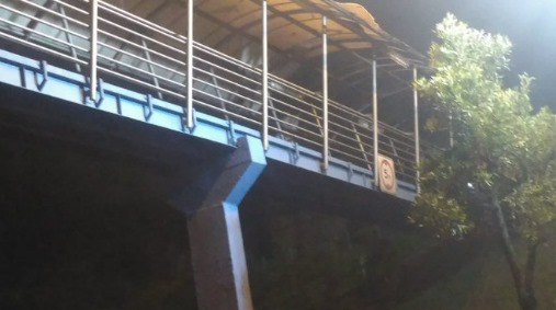 Incidente explosivo cierra paso peatonal en autopista Rumiñahui