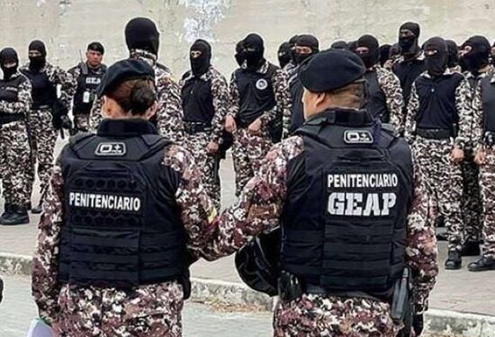 Crisis en cárceles de Ecuador 139 guardias y trabajadores continúan retenidos en cinco centros penitenciarios