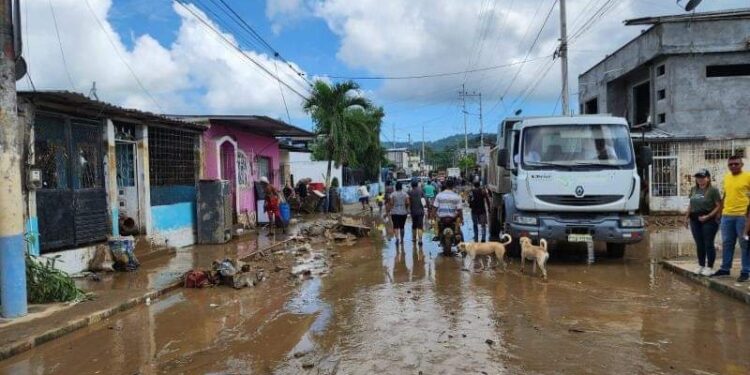 Emergencia por fuertes lluvias en Quinindé y Muisne