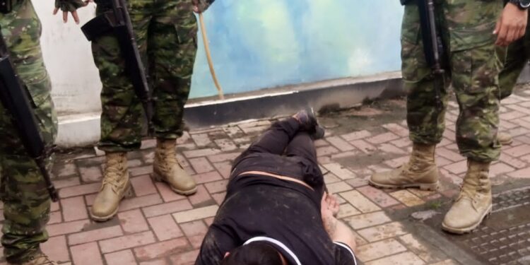 A correazos castigaron a sujeto que robó un celular a un estudiante