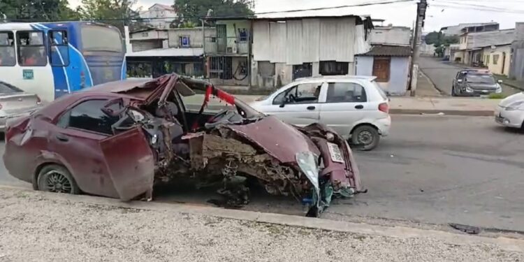 Delincuentes se accidentaron cuando eran perseguidos por la policía