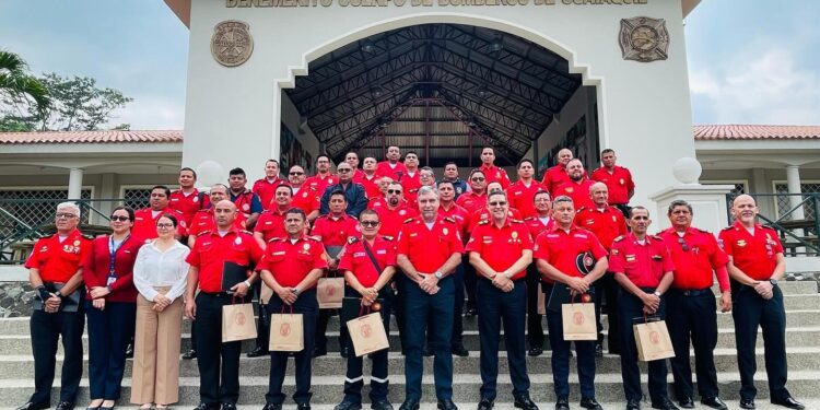 Bomberos de El Oro asisten a Reunión de la 2da. Zona Bomberil