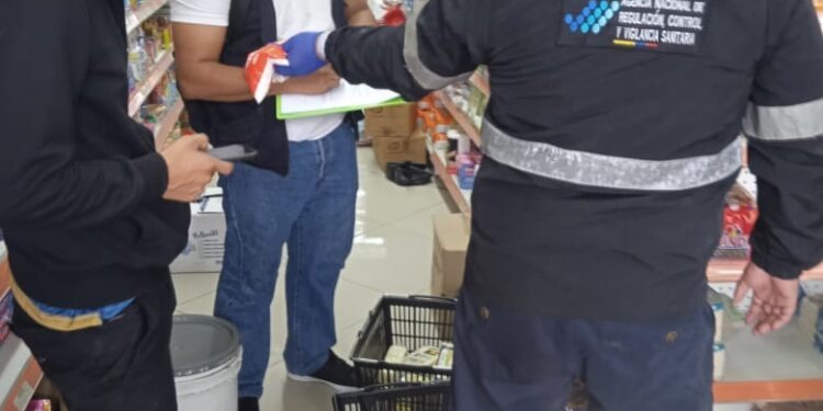 ARCSA clausura comercializadora de alimentos de Naranjito por irregularidades sanitarias