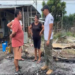 Un voraz incendio dejó a la intemperie a dos familias