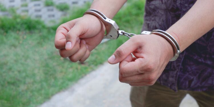 Detenido luego de amenazar lanzar una bomba