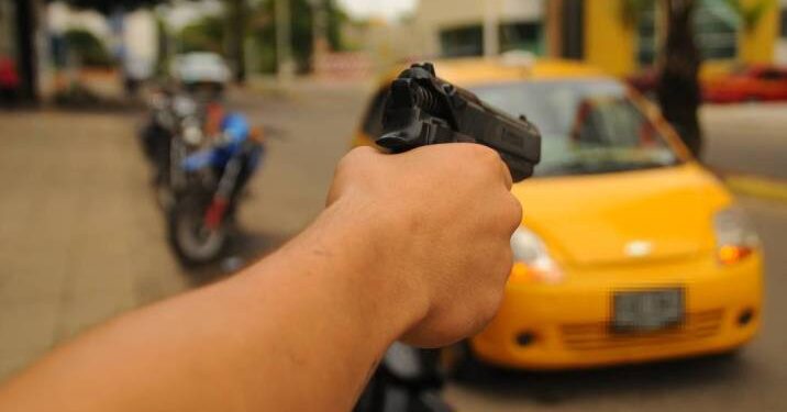Taxista asaltado fue herido por delincuentes