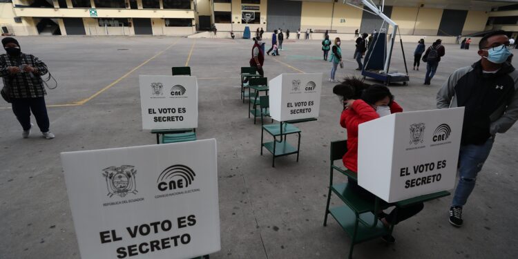 El 9 de febrero de 2025 en Ecuador se elegirá presidente y asambleístas