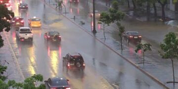 Guayaquil soporta torrencial lluvia debido al fenómeno de El Niño