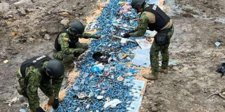 Militares destruyen 20.969 explosivos en Tulcán
