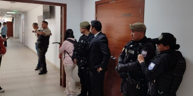Audiencia preparatoria de juicio por el asesinato de Fernando Villavicencio se lleva a cabo en Quito
