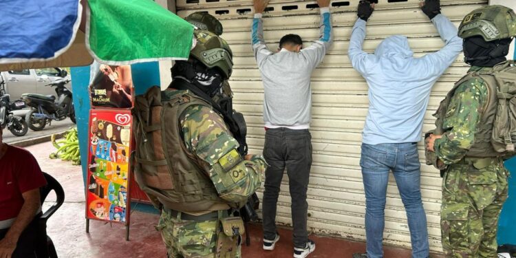 Dos sospechosos de extorsión fueron aprehendido