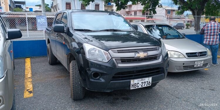 Aprehendido mientras manejaba un carro reportado como robado