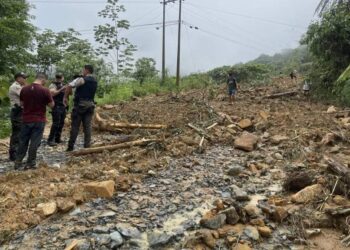 Un muerto en deslave en el cantón Ponce Enríquez