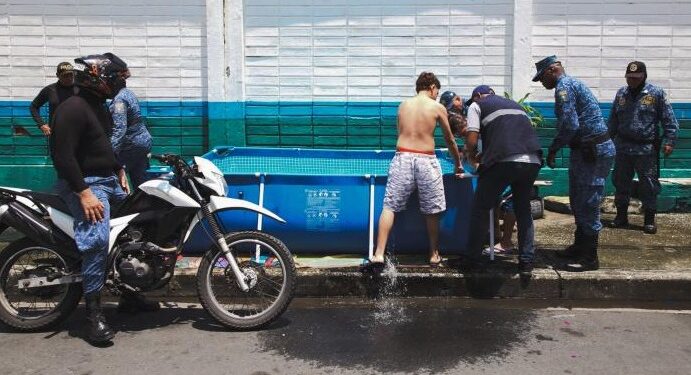 18 piscinas armables fueron retiradas de las vías públicas de Guayaquil