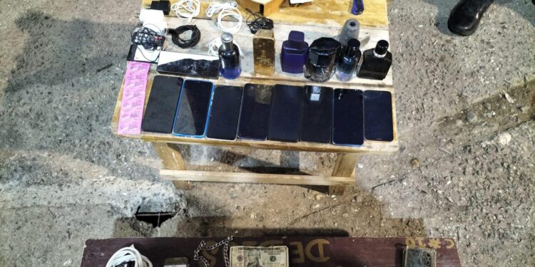 Nuevas caletas con celulares se encontraron en la cocina de la cárcel