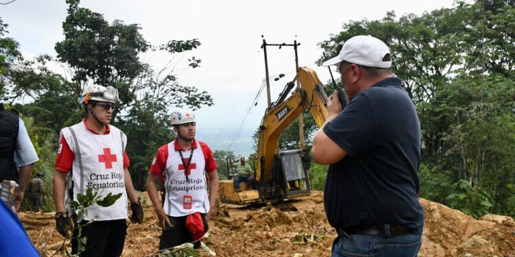 Tres fallecidos dejó deslave en cantón Camilo Ponce Enríquez