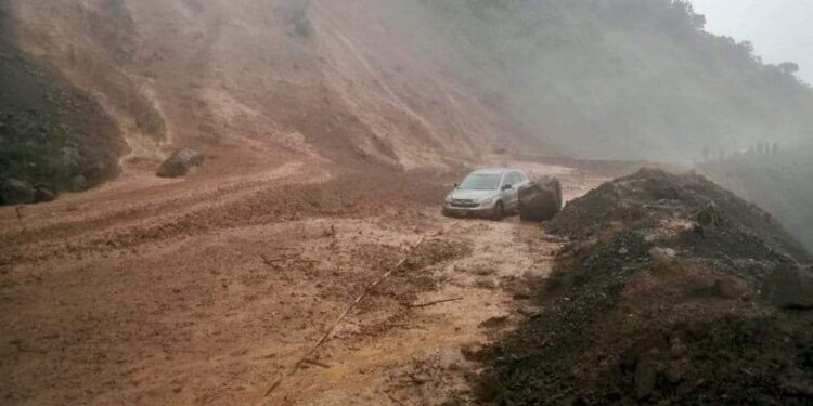 La vía Cuenca – Molleturo – El Empalme permanece cerrada