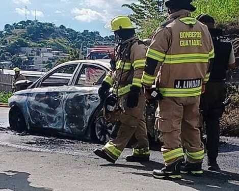 En un carro incinerado se encontraron 12 piezas anatómicas de dos cuerpos