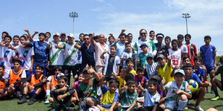 En el parque Zoila Ugarte se inauguró curso vacacional auspiciado por la Gobernación de El Oro