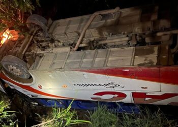 Heridos al volcarse un bus de la TAC que iba a Zaruma