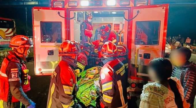 Tres personas fallecen en trágico accidente de tránsito en Quito