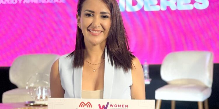 Mujeres destacadas en diversos ámbitos recibieron reconocimiento de la Cámara de Comercio de Machala