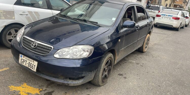 En Santa Rosa localizaron un carro robado