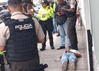 Asesinado cuando iba a dejar a sus dos hijas a la escuela