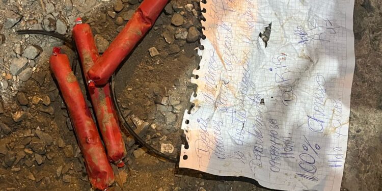 Lincharon a sujeto que tenía tacos de dinamita y sería un extorsionador