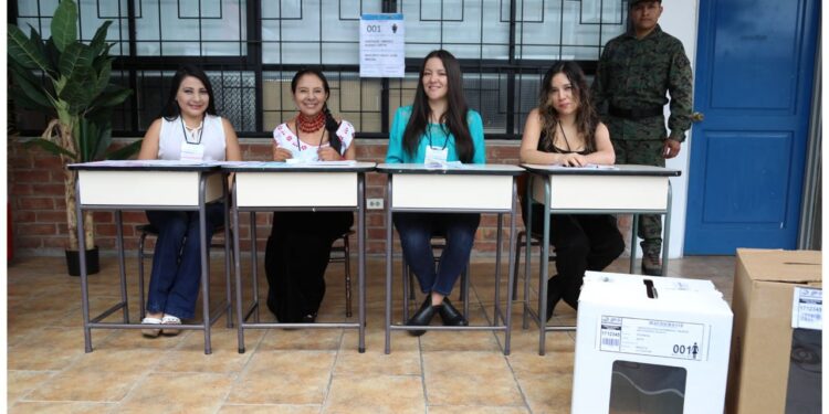 Miembros de mesa electoral de 12 provincias recibirán su compensación pendiente por elecciones anticipadas 2023