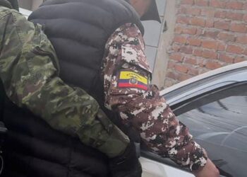 Guía penitenciario detenido con una paquete de sustancias ilícitas