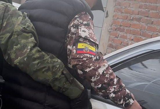 Guía penitenciario detenido con una paquete de sustancias ilícitas