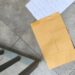 Extorsionadores amenazaron a una familia con un panfleto y balas
