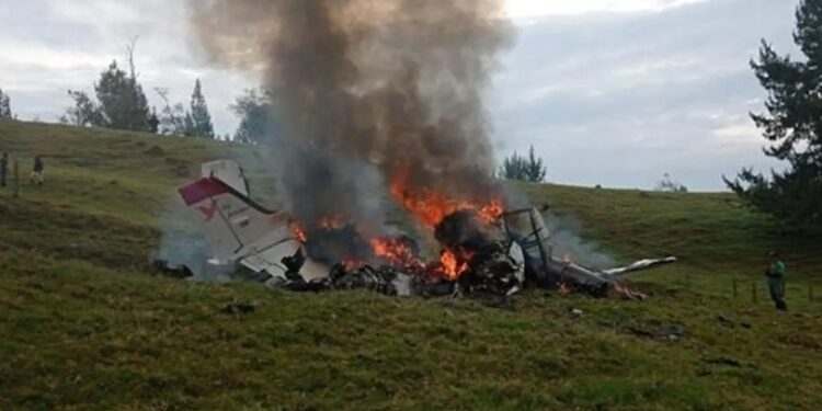 Accidente de avión ambulancia deja cuatro muertos