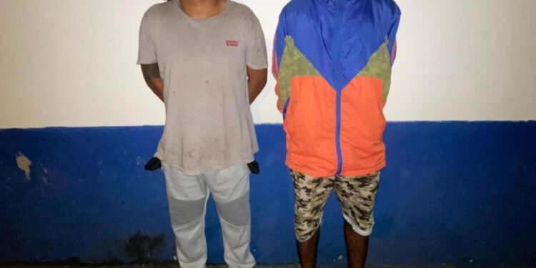 Uno de los dos sujetos detenidos con un arma de fuego quedó en libertad