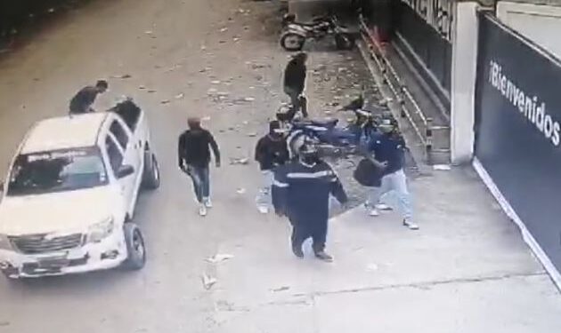 Distribuidora de gaseosas fue asaltada por al menos 10 hombres armados