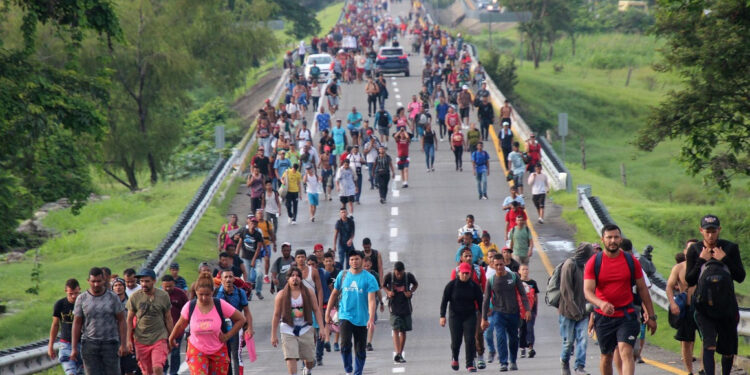 El 62,8 % de ecuatorianos aspiran emigrar, con preferencia hacia Estados Unidos