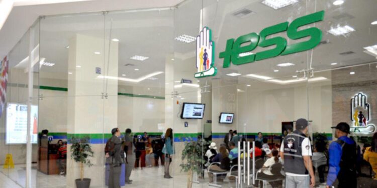 En dos meses han disminuido 20.777 afiliados en el IESS