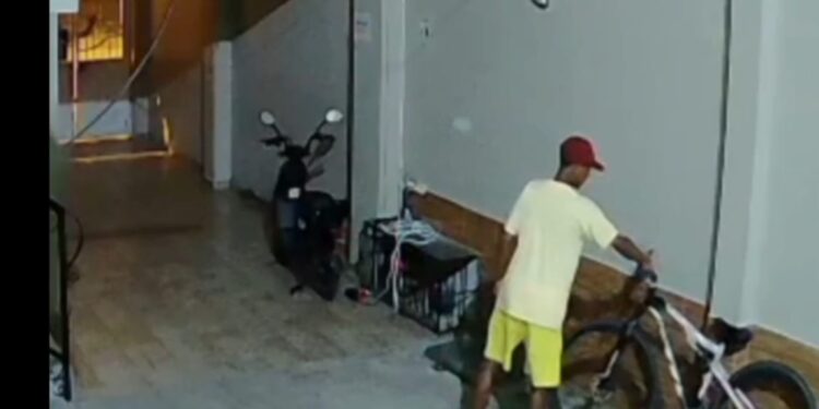 Ladrones utilizan un niño para sus fechorías