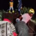 Dos zarumeños muertos al caer una camioneta en un barranco